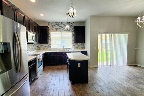 Townhouse in Land O' Lakes, Florida 2 bedrooms, 143.81 sq.m. № 2267204 - photo 7