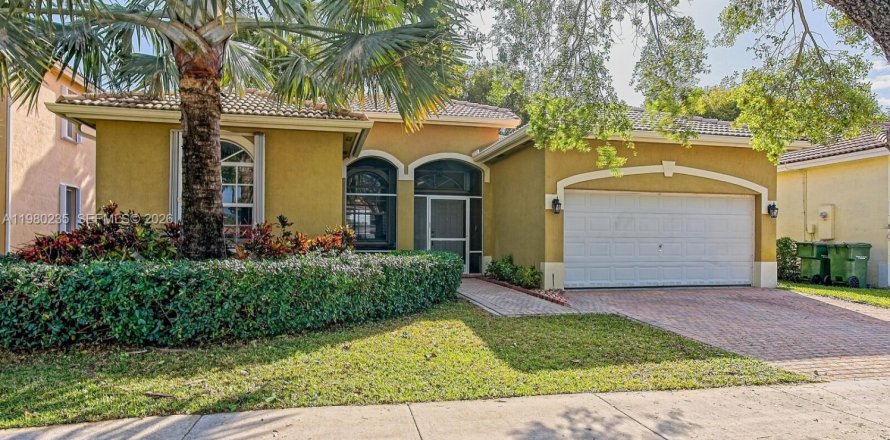 House in Homestead, Florida 4 bedrooms, 192.21 sq.m. № 2080260
