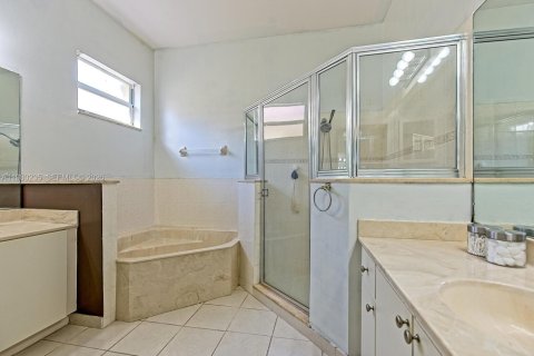 House in Homestead, Florida 4 bedrooms, 192.21 sq.m. № 2080260 - photo 12