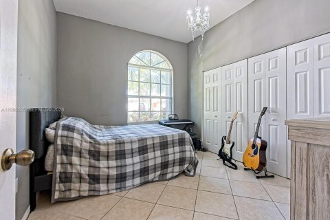 House in Homestead, Florida 4 bedrooms, 192.21 sq.m. № 2080260 - photo 16