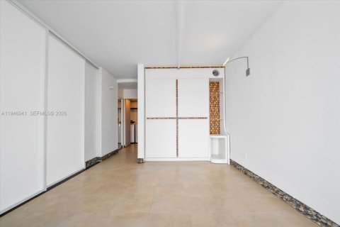 Condo in Aventura, Florida, 2 bedrooms  № 2003090 - photo 25