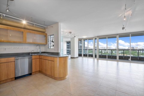 Condo in Aventura, Florida, 2 bedrooms  № 2003090 - photo 13
