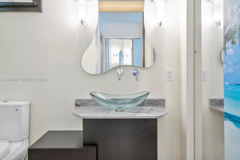 Condo in Aventura, Florida, 2 bedrooms  № 2003090 - photo 28