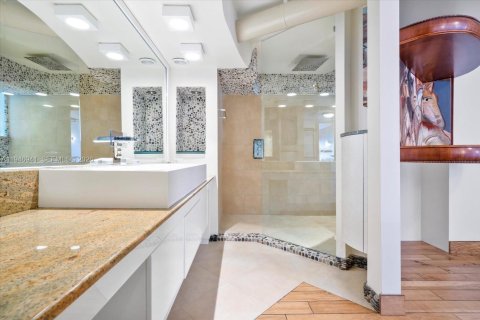 Condo in Aventura, Florida, 2 bedrooms  № 2003090 - photo 10