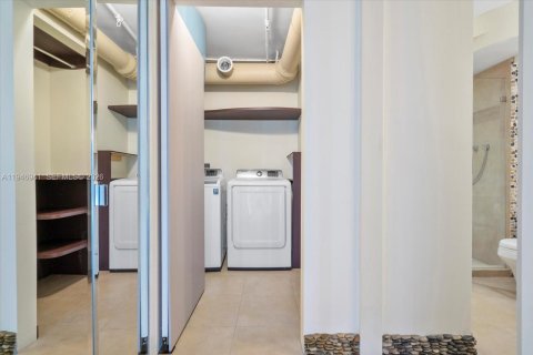 Condo in Aventura, Florida, 2 bedrooms  № 2003090 - photo 26