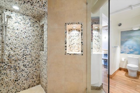 Condo in Aventura, Florida, 2 bedrooms  № 2003090 - photo 11