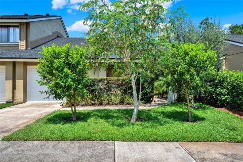 Townhouse in Orlando, Florida 2 bedrooms, 130.81 sq.m. № 1742694 - photo 25