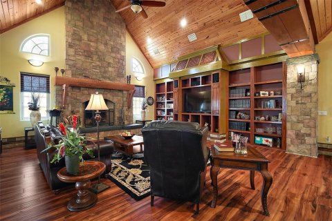 House in Howey-in-the-Hills, Florida 5 bedrooms, 410.16 sq.m. № 1757630 - photo 9