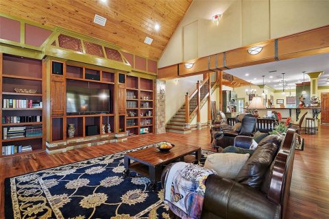 House in Howey-in-the-Hills, Florida 5 bedrooms, 410.16 sq.m. № 1757630 - photo 11