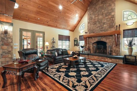 House in Howey-in-the-Hills, Florida 5 bedrooms, 410.16 sq.m. № 1757630 - photo 10
