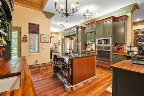 House in Howey-in-the-Hills, Florida 5 bedrooms, 410.16 sq.m. № 1757630 - photo 4
