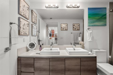 Купить кондоминиум в Майами, Флорида 1 спальня, 69.49м2, № 1930159 - фото 16