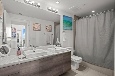 Купить кондоминиум в Майами, Флорида 1 спальня, 69.49м2, № 1930159 - фото 17