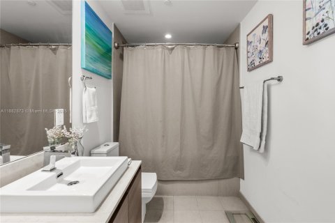 Купить кондоминиум в Майами, Флорида 1 спальня, 69.49м2, № 1930159 - фото 18