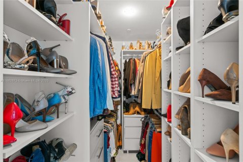 Купить кондоминиум в Майами, Флорида 1 спальня, 69.49м2, № 1930159 - фото 14