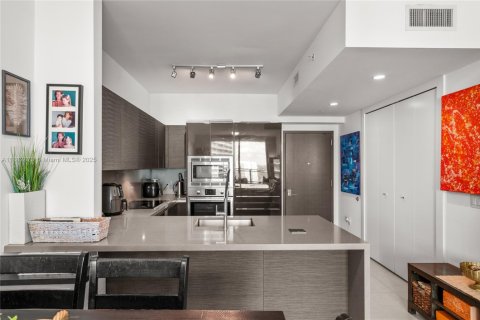 Купить кондоминиум в Майами, Флорида 1 спальня, 69.49м2, № 1930159 - фото 9