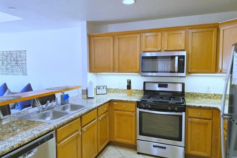 Condo in Four Corners, Florida, 1 bedroom № 2206900 - photo 11