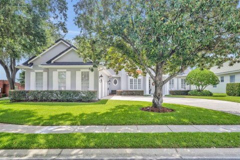 House in Maitland, Florida 4 bedrooms, 287.9 sq.m. № 1894934 - photo 2