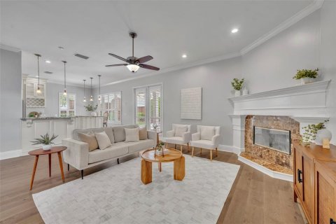 House in Maitland, Florida 4 bedrooms, 287.9 sq.m. № 1894934 - photo 8