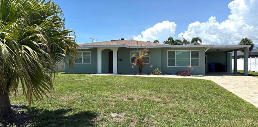 House in Venice, Florida 3 bedrooms, 124.21 sq.m. № 1803004