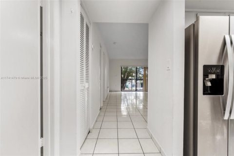 Купить кондоминиум в Майами, Флорида 1 спальня, 63.55м2, № 1696197 - фото 23