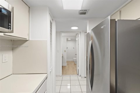 Купить кондоминиум в Майами, Флорида 1 спальня, 63.55м2, № 1696197 - фото 30
