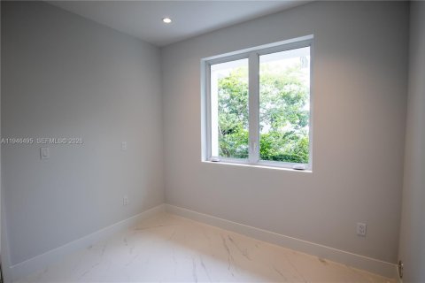 Townhouse in Miami, Florida 3 bedrooms, 331.66 sq.m. № 2002794 - photo 6