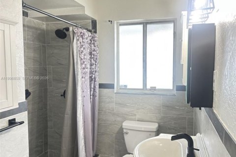 Villa ou maison à louer à Miami, Floride: 2 chambres, 86.58 m2 № 2058557 - photo 7