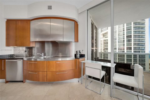 Condominio en venta en Sunny Isles Beach, Florida, 3 dormitorios, 199.09 m2 № 2152578 - foto 14
