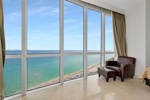 Condominio en venta en Sunny Isles Beach, Florida, 3 dormitorios, 199.09 m2 № 2152578 - foto 13