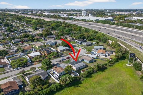 Купить виллу или дом в Помпано-Бич, Флорида 3 спальни, 117.06м2, № 2062905 - фото 22