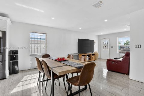 Купить виллу или дом в Помпано-Бич, Флорида 3 спальни, 117.06м2, № 2062905 - фото 8