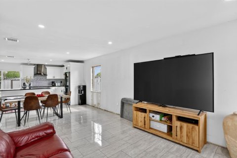 Купить виллу или дом в Помпано-Бич, Флорида 3 спальни, 117.06м2, № 2062905 - фото 9