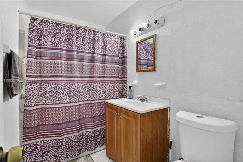 Купить виллу или дом в Помпано-Бич, Флорида 3 спальни, 117.06м2, № 2062905 - фото 16