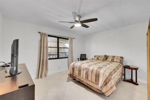 Condo in Coconut Creek, Florida, 2 bedrooms № 2259600 - photo 19