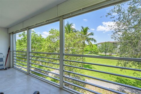 Condo in Coconut Creek, Florida, 2 bedrooms № 2259600 - photo 23