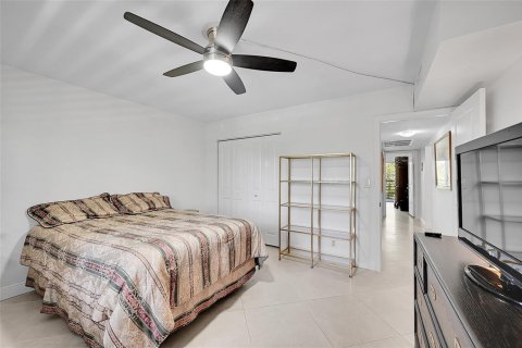 Condo in Coconut Creek, Florida, 2 bedrooms № 2259600 - photo 9