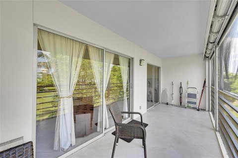 Condo in Coconut Creek, Florida, 2 bedrooms № 2259600 - photo 24