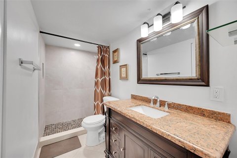 Condo in Coconut Creek, Florida, 2 bedrooms № 2259600 - photo 10