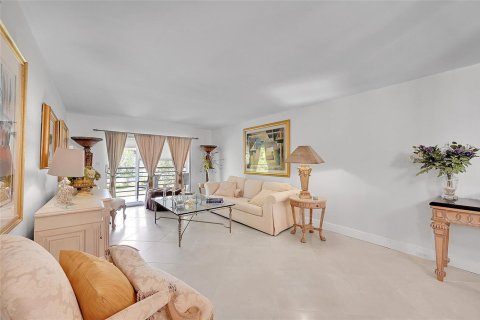 Condo in Coconut Creek, Florida, 2 bedrooms № 2259600 - photo 3