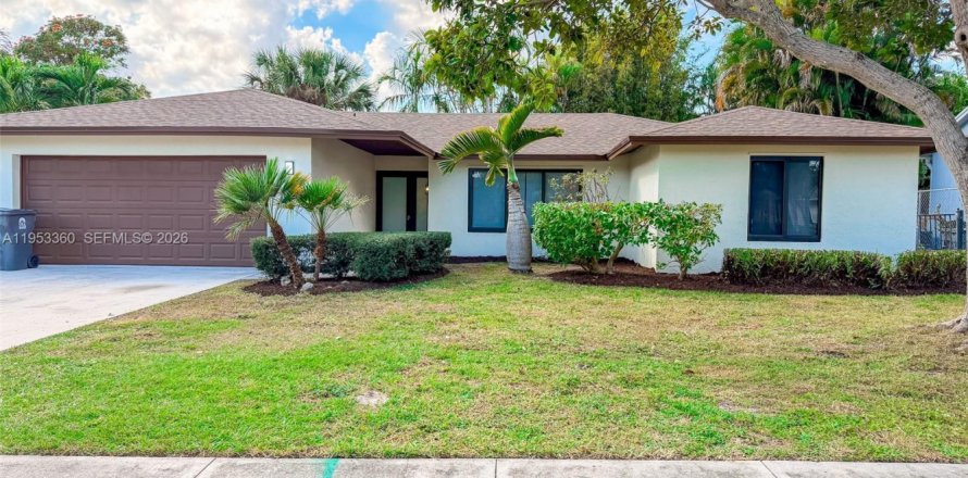 House in West Palm Beach, Florida 3 bedrooms, 156.63 sq.m. № 2007773