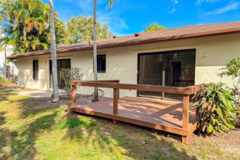 House in West Palm Beach, Florida 3 bedrooms, 156.63 sq.m. № 2007773 - photo 24