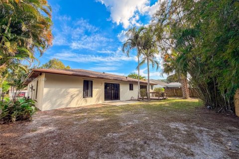 House in West Palm Beach, Florida 3 bedrooms, 156.63 sq.m. № 2007773 - photo 22