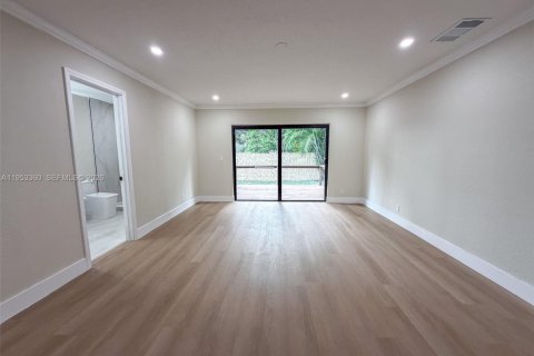 House in West Palm Beach, Florida 3 bedrooms, 156.63 sq.m. № 2007773 - photo 8