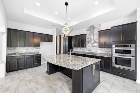 House in Weeki Wachee, Florida 4 bedrooms, 327.76 sq.m. № 2118125 - photo 7