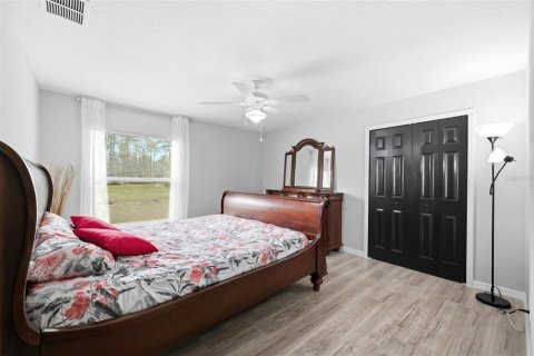 House in Weeki Wachee, Florida 4 bedrooms, 327.76 sq.m. № 2118125 - photo 30