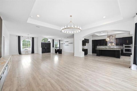 House in Weeki Wachee, Florida 4 bedrooms, 327.76 sq.m. № 2118125 - photo 5