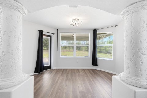 House in Weeki Wachee, Florida 4 bedrooms, 327.76 sq.m. № 2118125 - photo 17