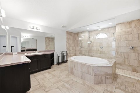 House in Weeki Wachee, Florida 4 bedrooms, 327.76 sq.m. № 2118125 - photo 22