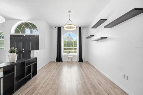 House in Weeki Wachee, Florida 4 bedrooms, 327.76 sq.m. № 2118125 - photo 10